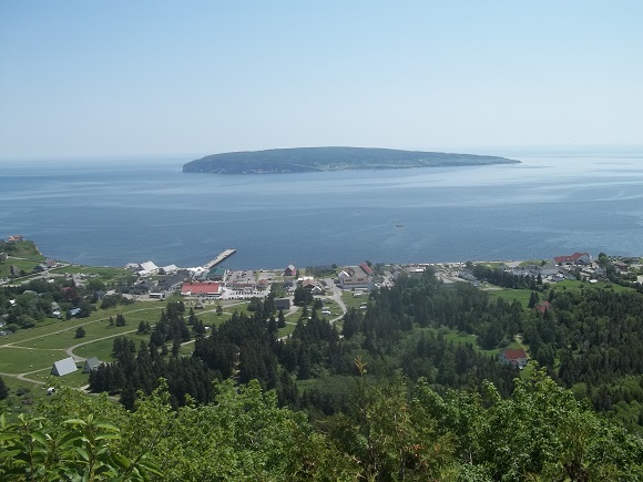 Percé et Île Bonaventure vues du Mt Ste-Anne