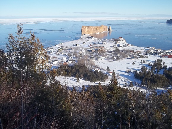 Percé et Rocher vus du Sentier des Belvédères