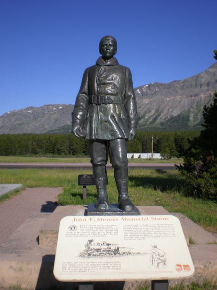 Memorial Statue